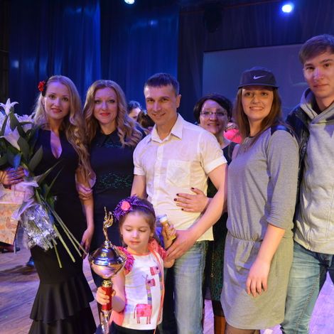 Анастасия Марута с семьей и близкими