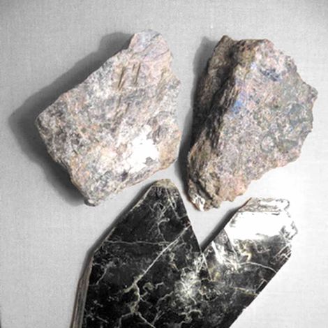 Южно-Якутский угольный бассейн – Нерюнгринское и Муастахское (каменный уголь).